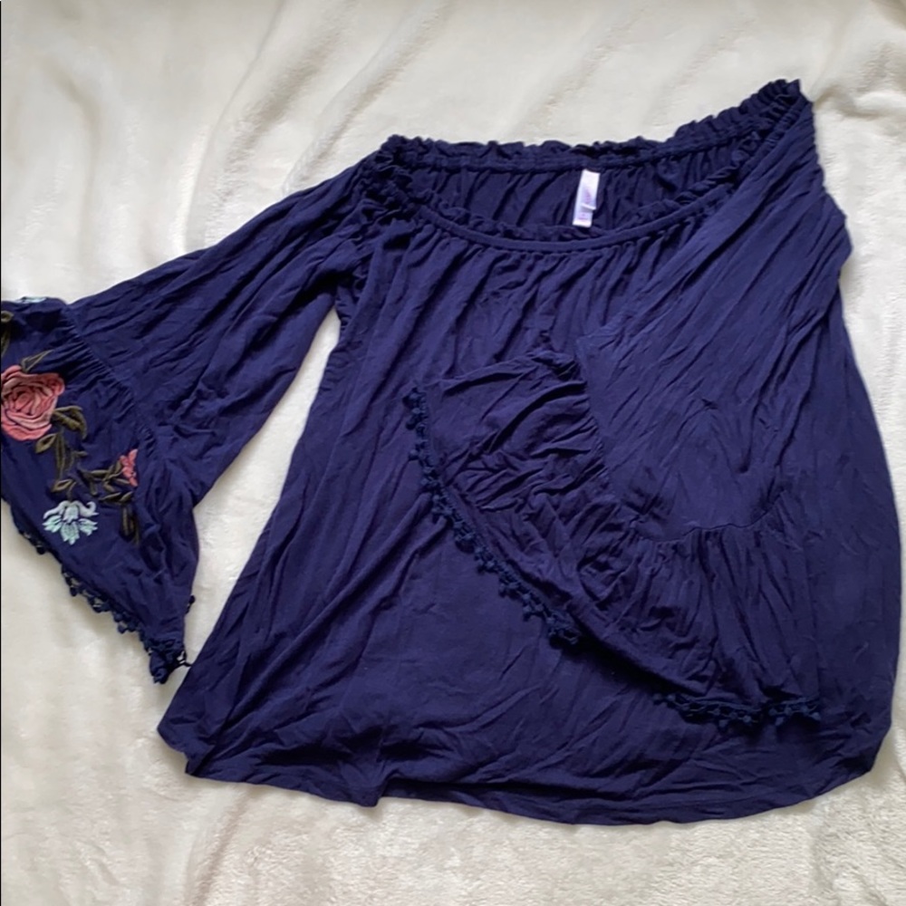 Shirt - Picture 2 of 4
